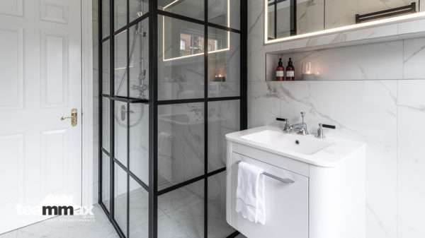 Wet room floor & recessed shelf