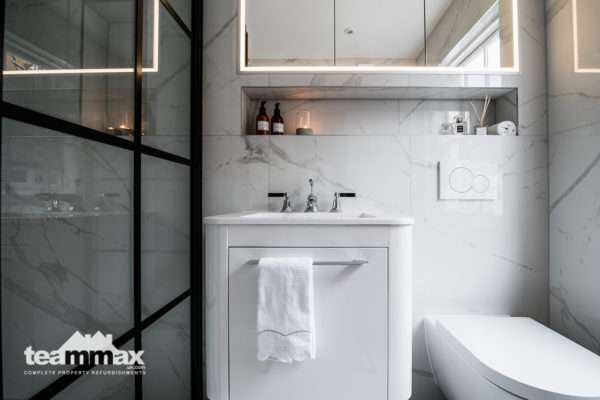 LED mirror cabinet & toilet with Geberit frame