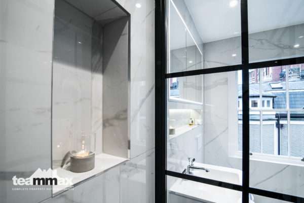 Recessed shelf with protective rim